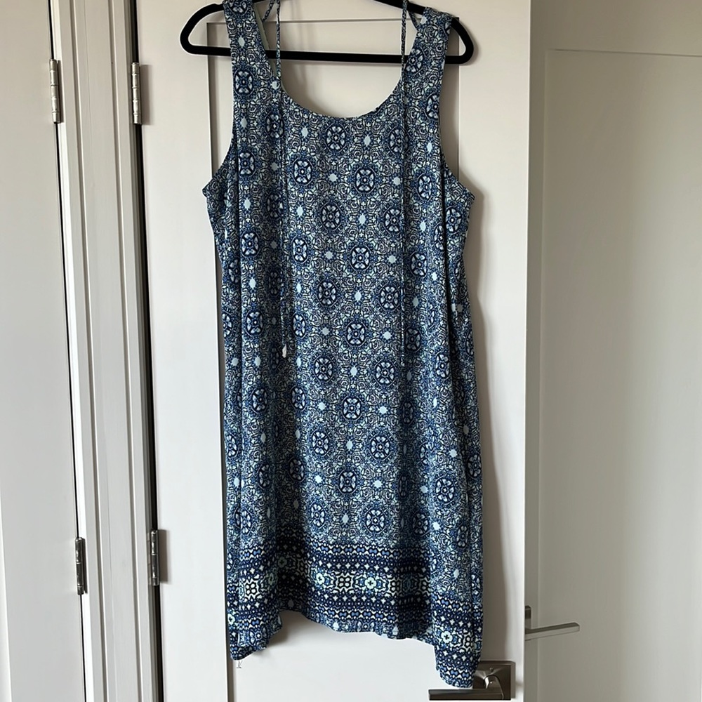 Beautiful like new condition Bobean XL dress with built in slip.